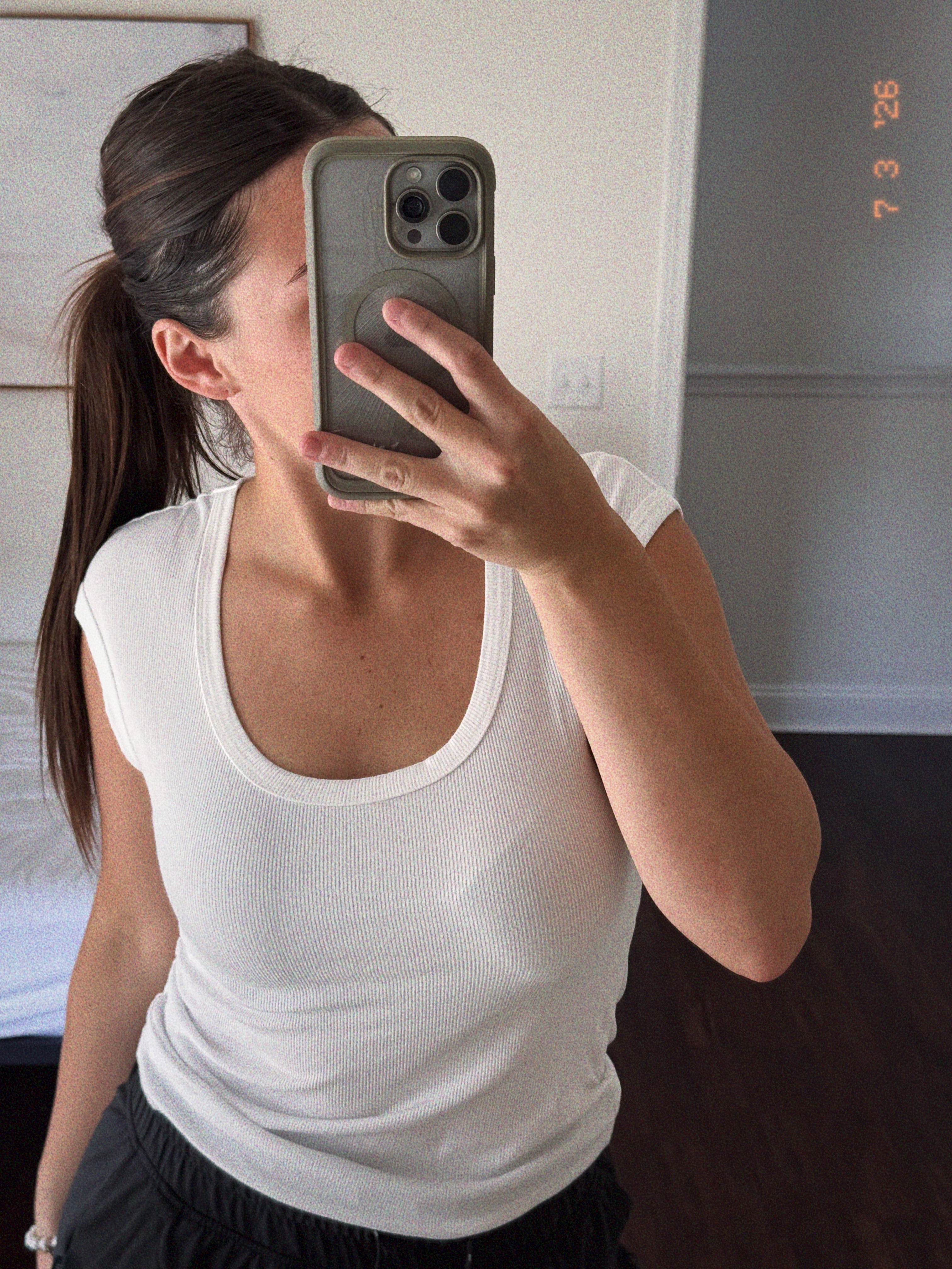 della white u neck top