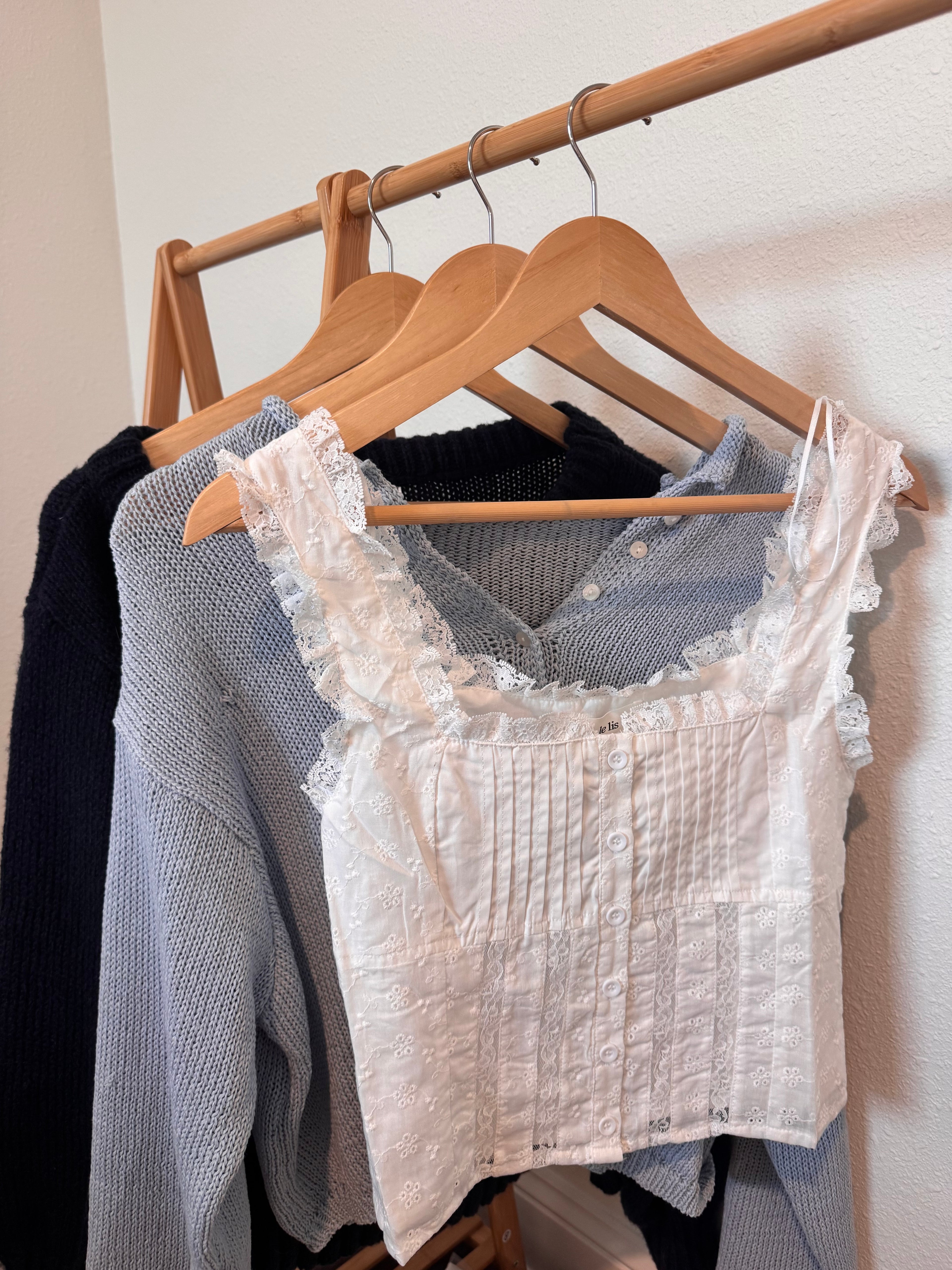 ellie square neck ruffle top