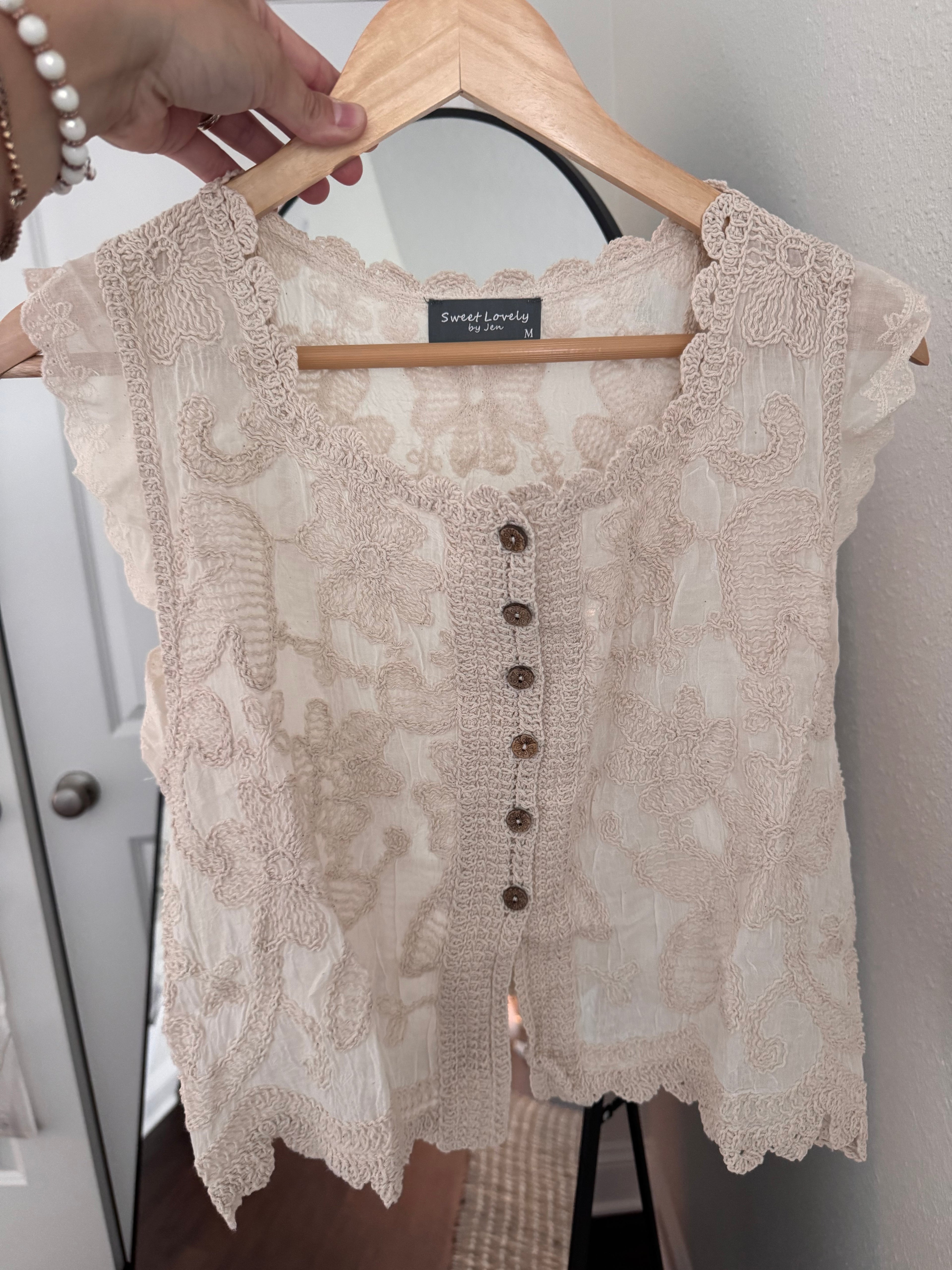 ella cotton floral embroidery top